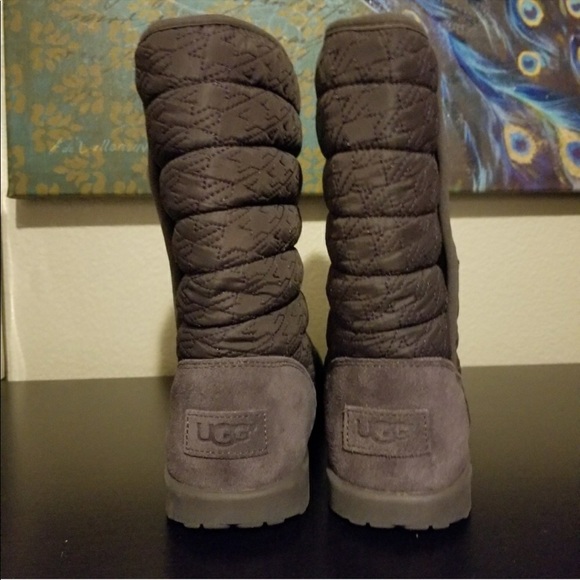 New uggs - Picture 3 of 6
